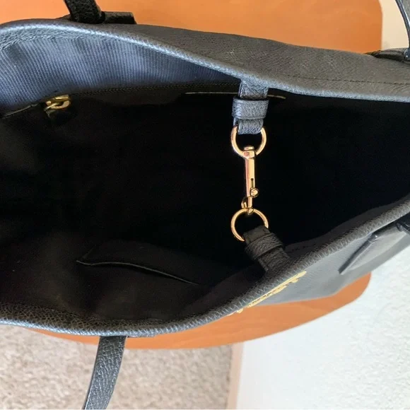 Coach Crossgrain Leather Taxi Tote Black
Shoulder Bag - Picture 8 of 11